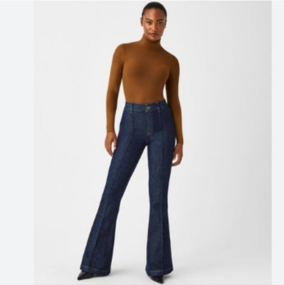 SPANX Pintuck Flare Jeans High Rise Stretch Denim Booty Lifting large - Picture 1 of 4